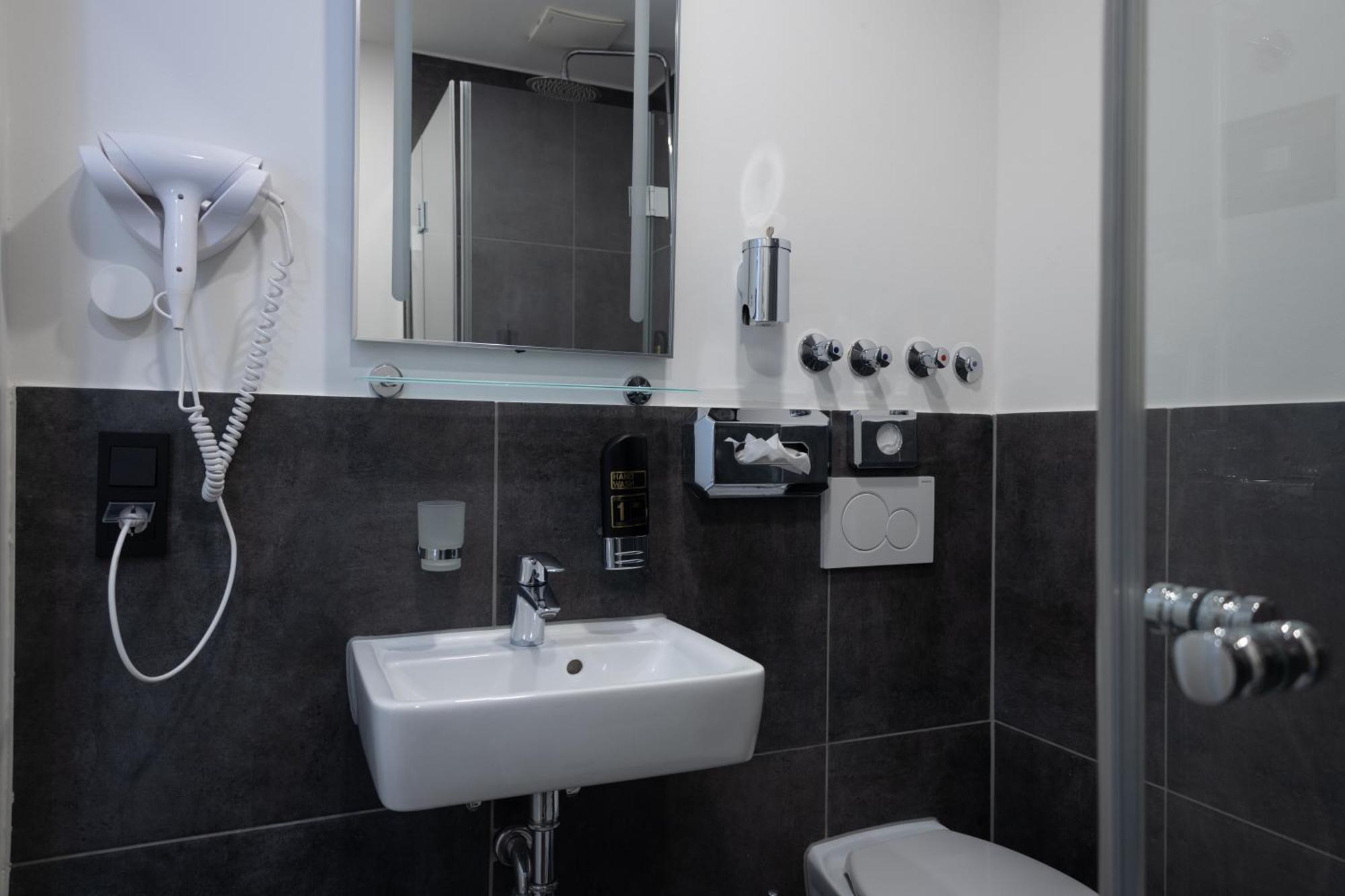 Hotel Innception Kolonia Zewnętrze zdjęcie